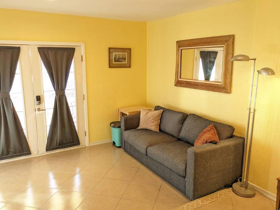Guesthouse W/ Private Access And Patio Тусон Екстер'єр фото